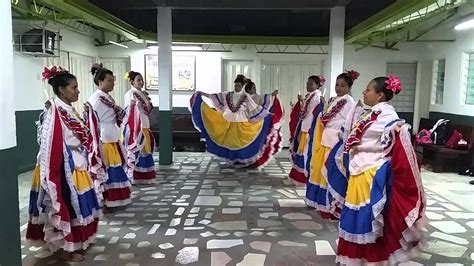 APRENDA A BAILAR LA POLLERA COLORÁ